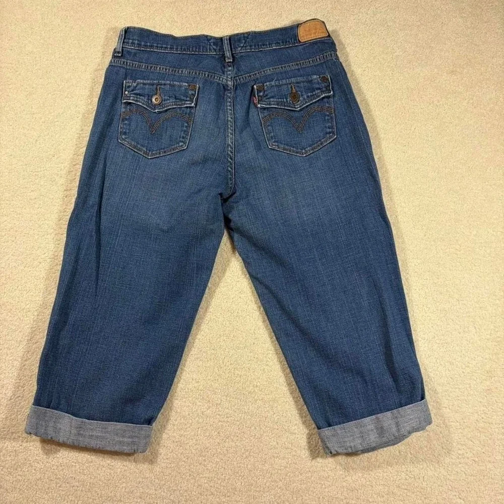 Levi's Women's Capris Jeans Size 8 Darkwash‎ Denim